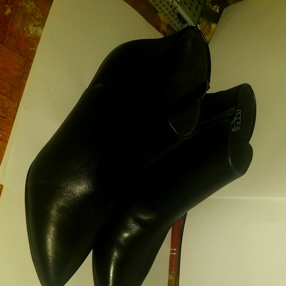 Clarks Black Ankle Boots Size Us 5.5